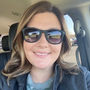 Meet your Posher, Kendra